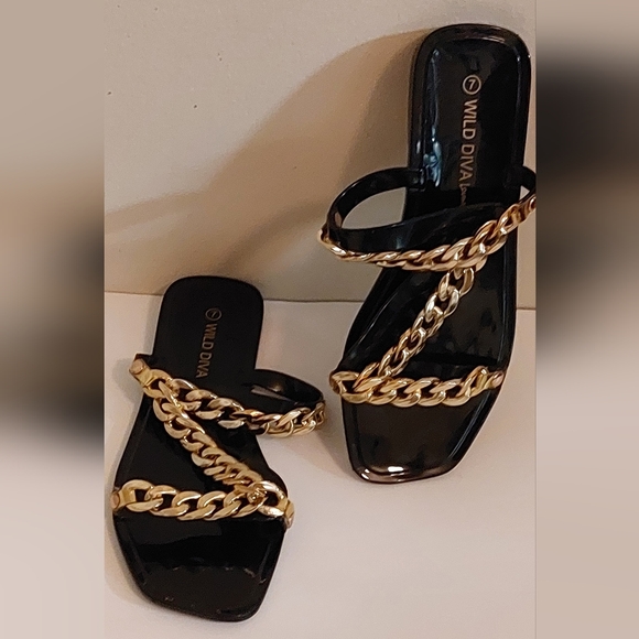 Black Flat Sandals with Bold Gold Chain Design - Picture 3 of 5